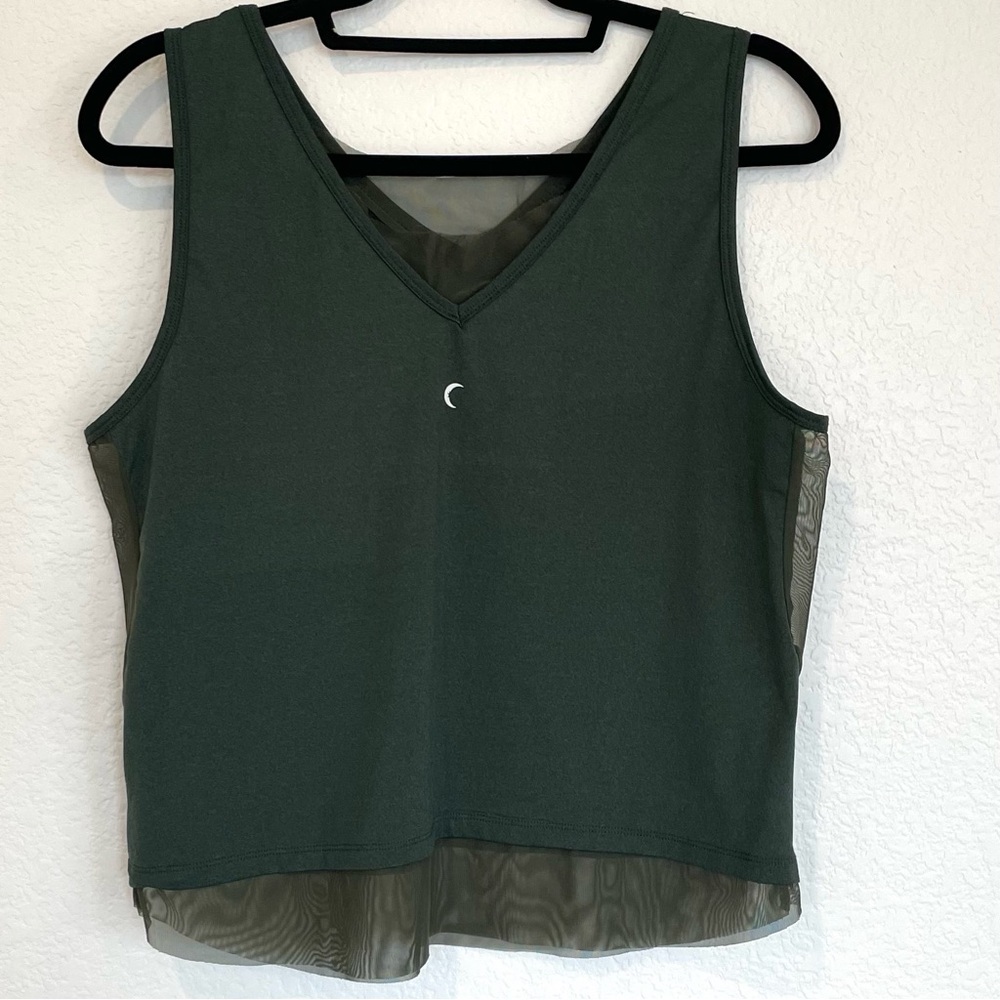 ZYIA V-Neck Tank Top with Mesh insets - Deep Olive Green LARGE - Picture 8 of 9